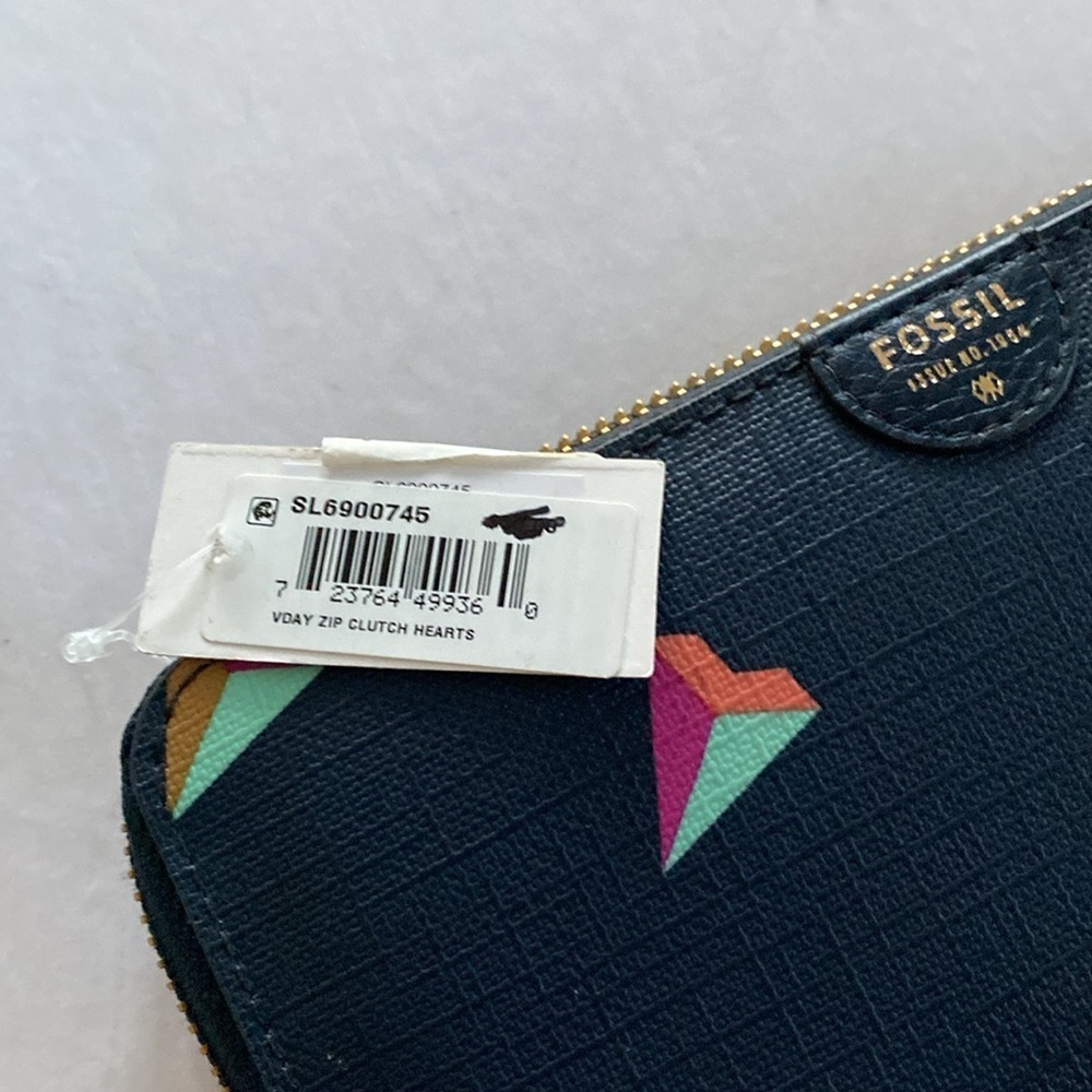 FOSSIL Vday Zip Clutch Hearst Zip Around Black Wallet. NWT - Picture 9 of 9